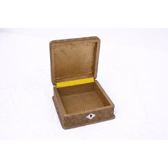 Vintage jewelry box 2 pretty flower girls, French brocade ribbon covered trinket - Picture 8 of 9